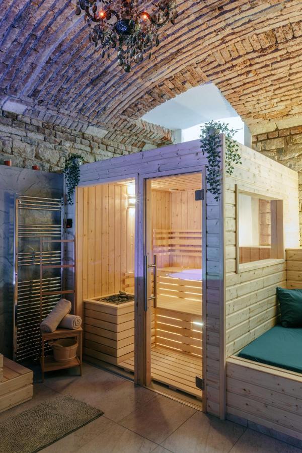 Sauna Central Прага Екстериор снимка