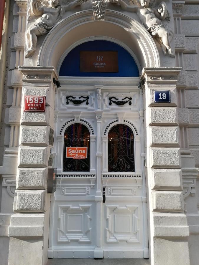 Sauna Central Прага Екстериор снимка
